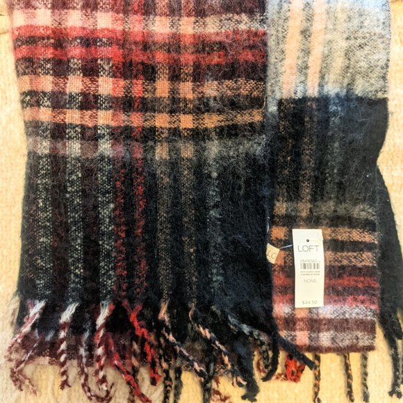 Loft NWT Plaid Blanket scarf - Picture 2 of 2